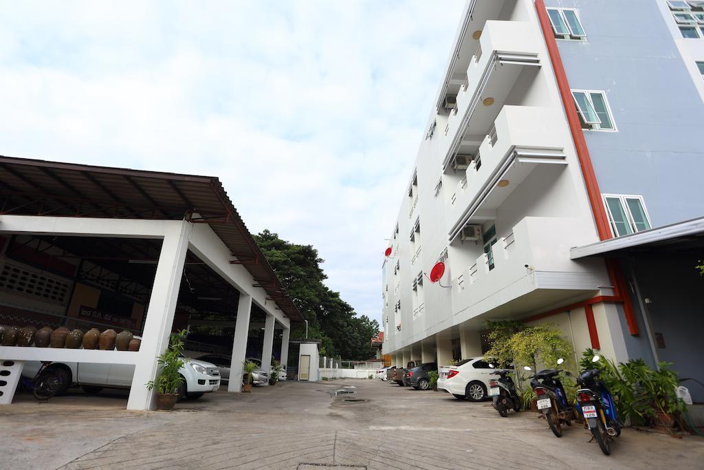 The One Phetchabun Aparthotel Екстериор снимка