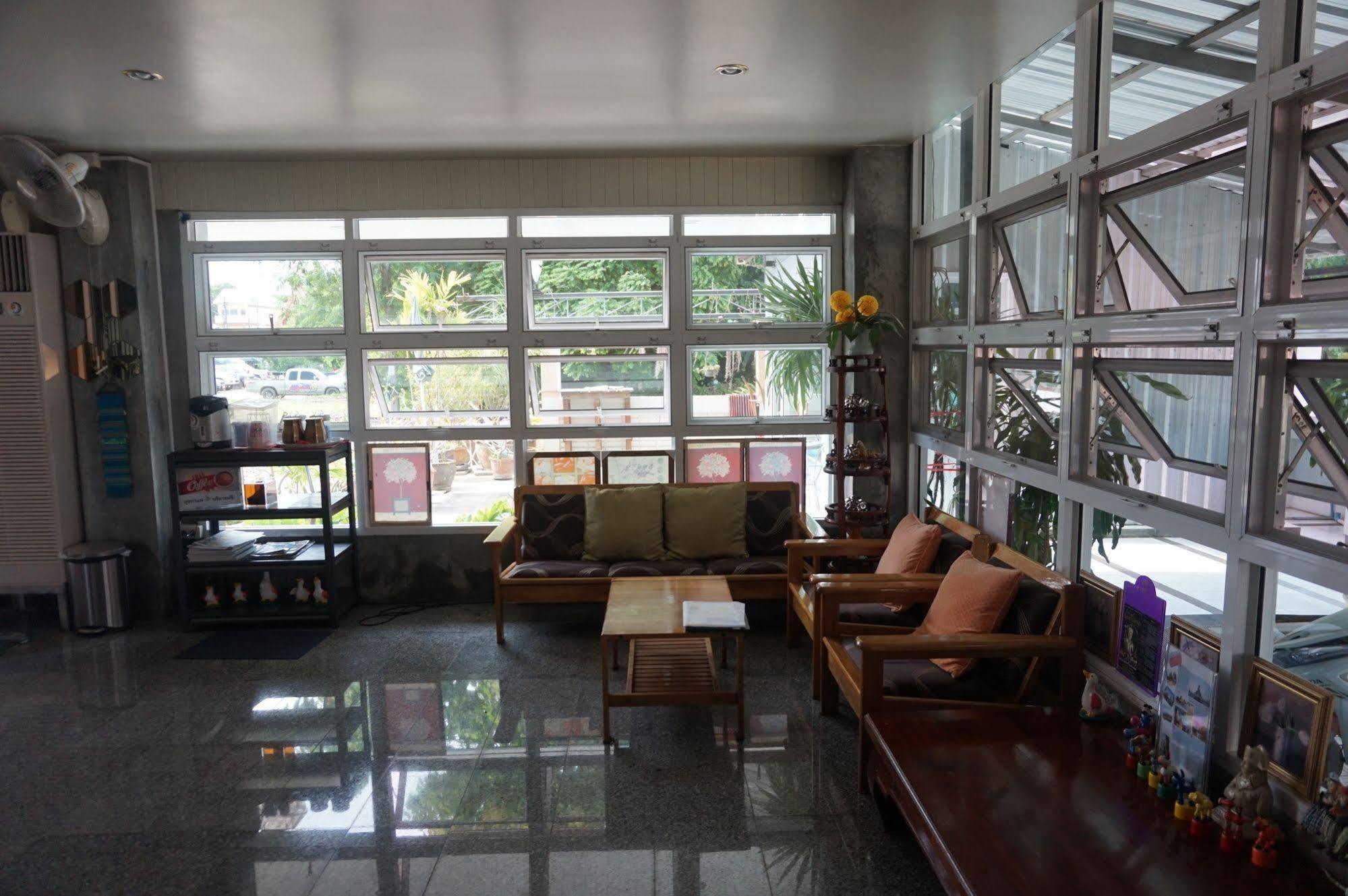 The One Phetchabun Aparthotel Екстериор снимка