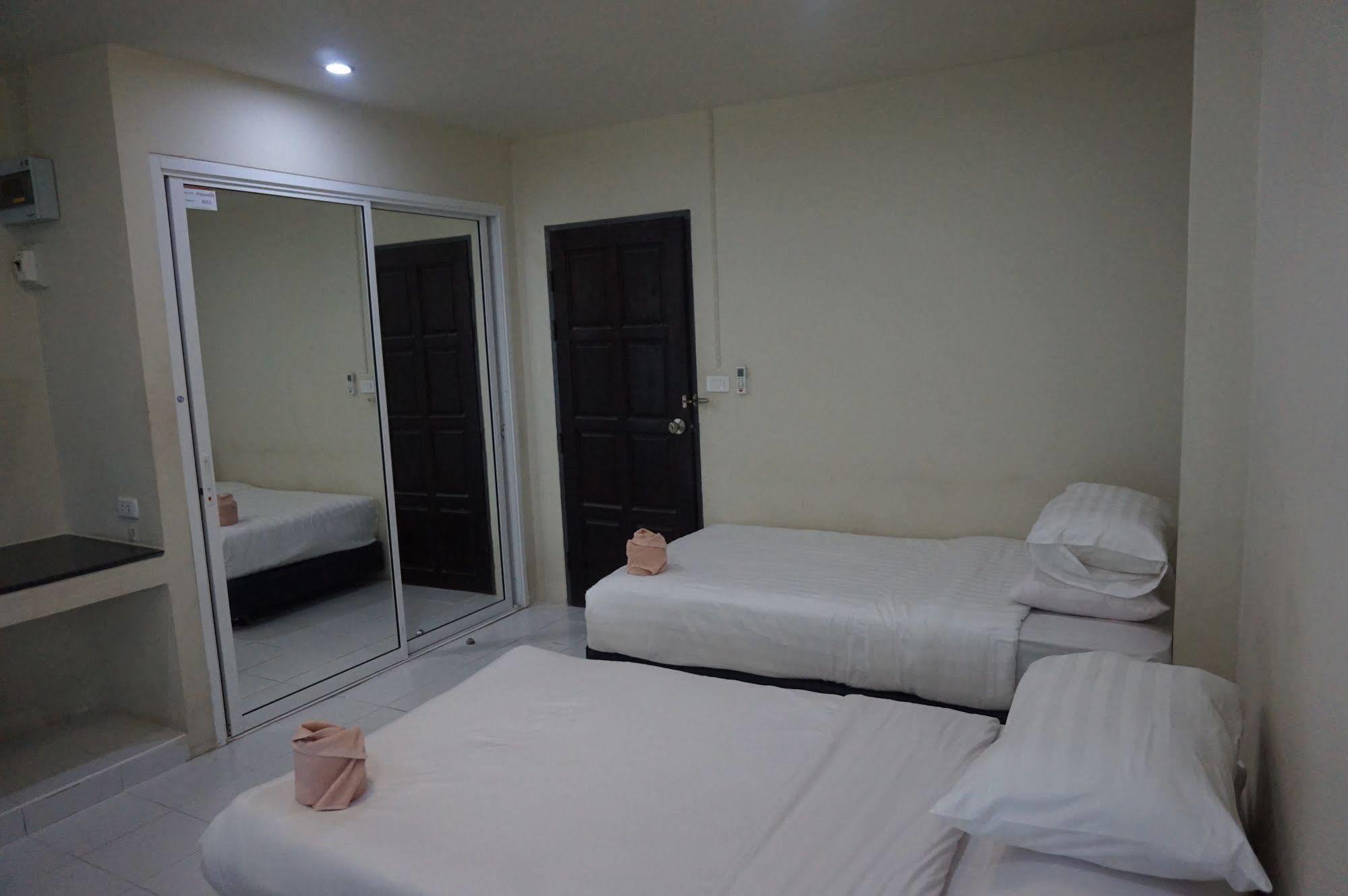 The One Phetchabun Aparthotel Екстериор снимка