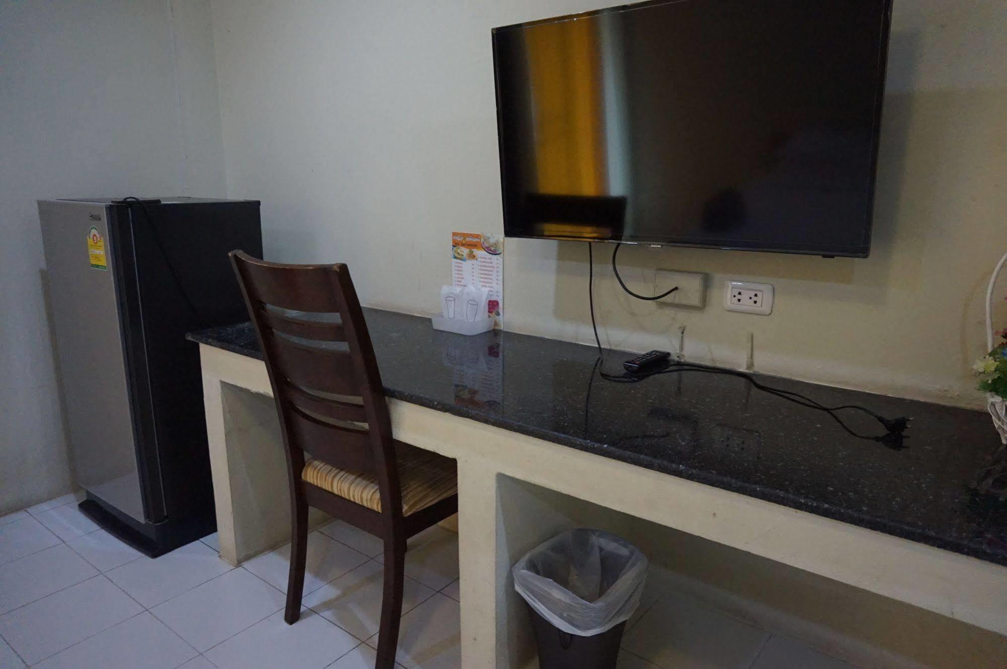 The One Phetchabun Aparthotel Екстериор снимка